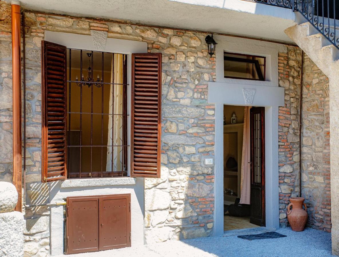 كومو B&B La Corte And Home Restaurant - Free Parking - 10 Minutes To The Lake And Centre المظهر الخارجي الصورة