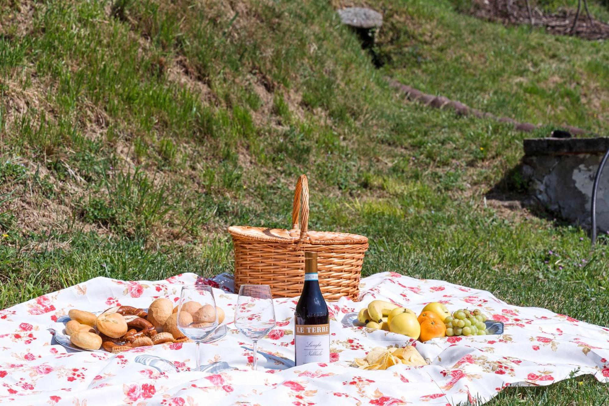 كومو B&B La Corte And Home Restaurant - Free Parking - 10 Minutes To The Lake And Centre المظهر الخارجي الصورة