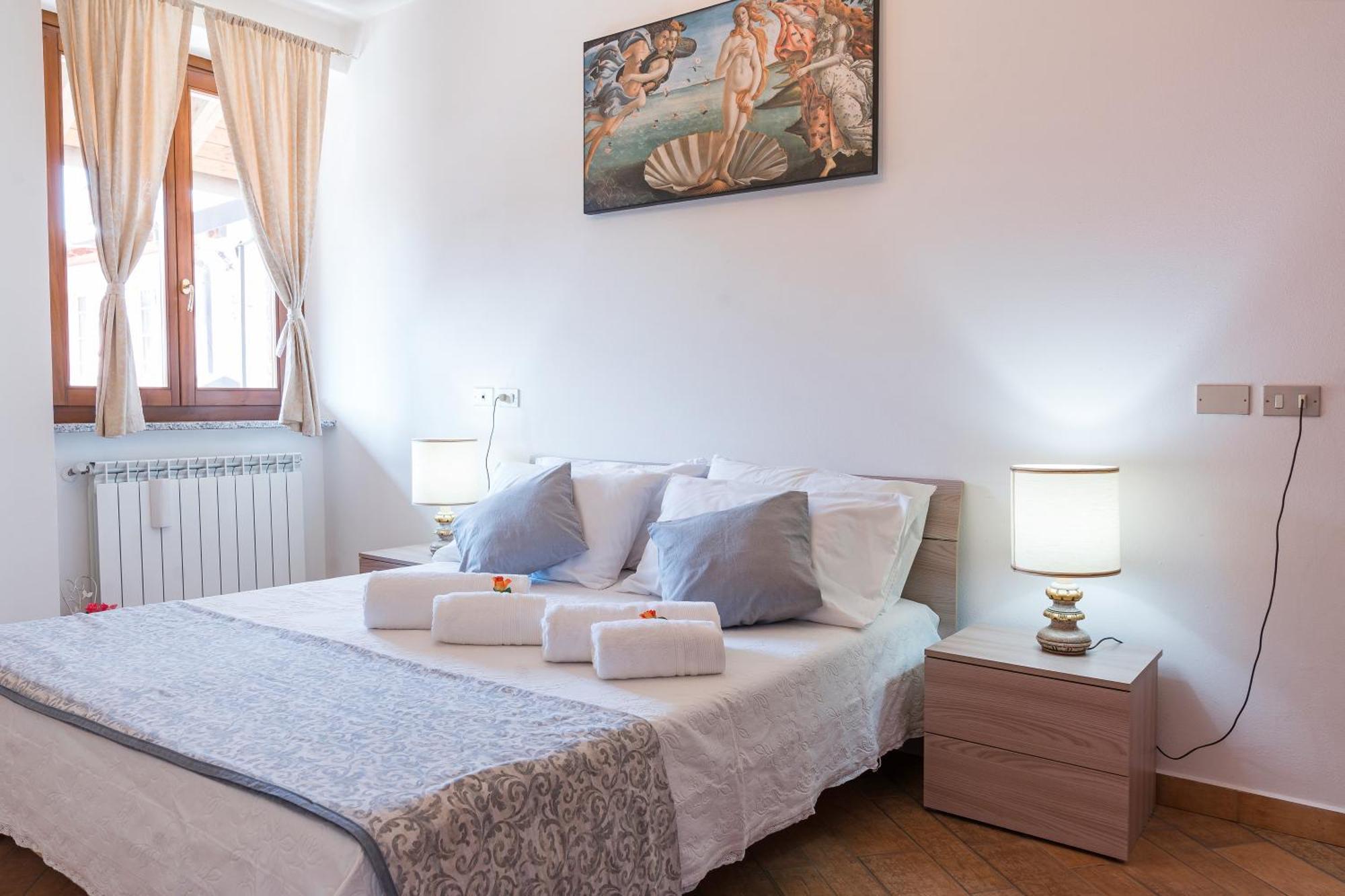 كومو B&B La Corte And Home Restaurant - Free Parking - 10 Minutes To The Lake And Centre المظهر الخارجي الصورة