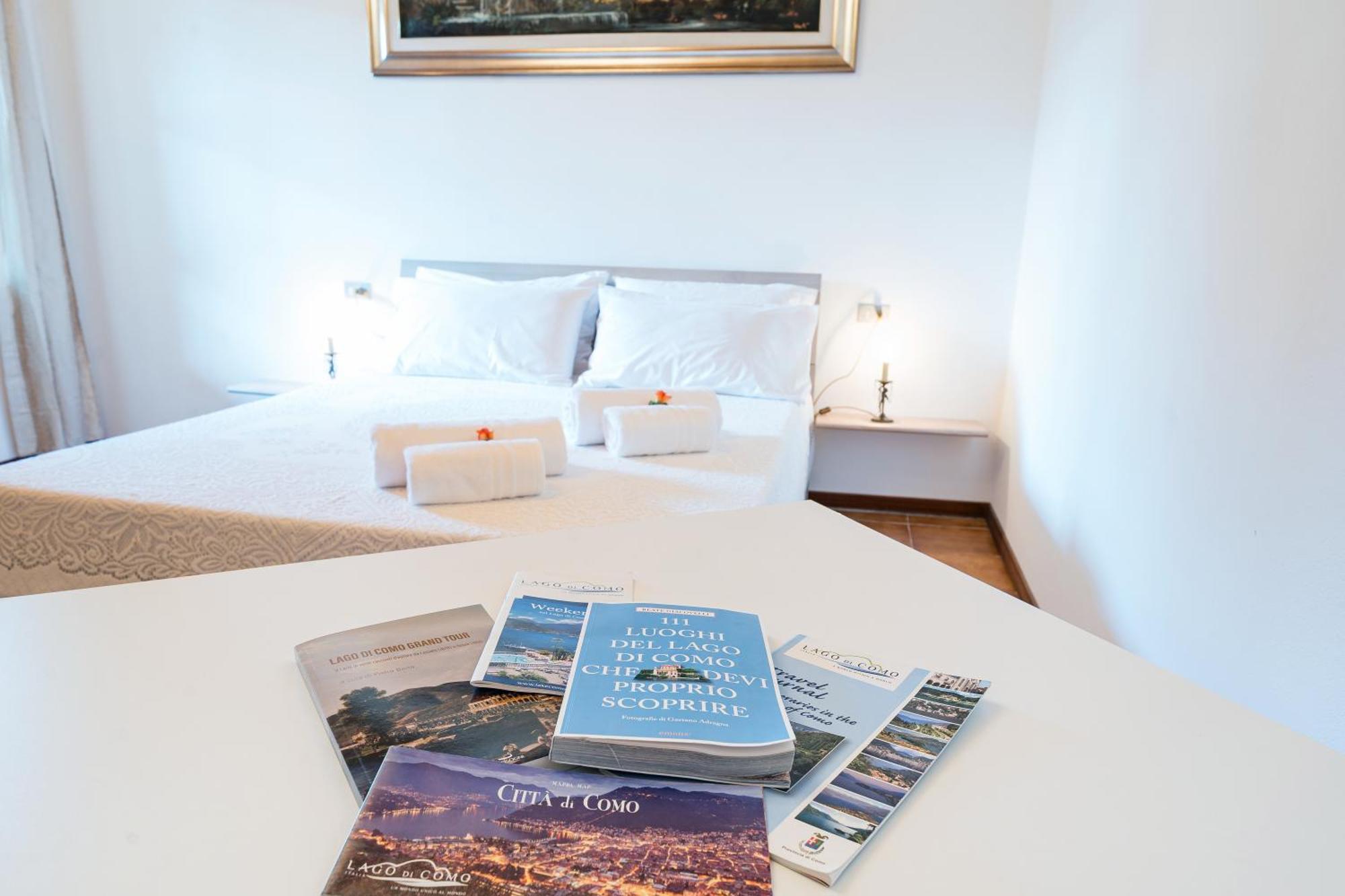 كومو B&B La Corte And Home Restaurant - Free Parking - 10 Minutes To The Lake And Centre المظهر الخارجي الصورة