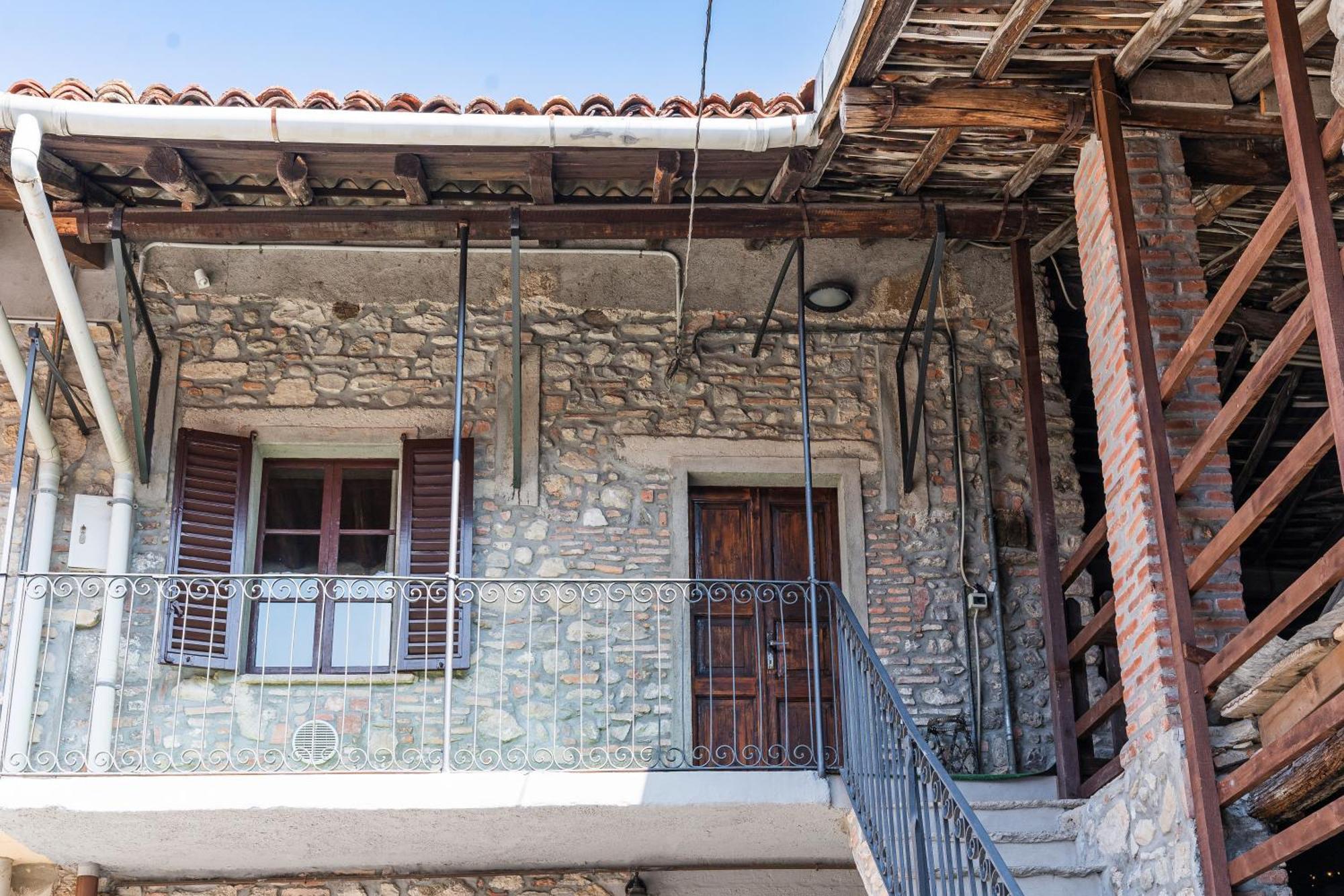 كومو B&B La Corte And Home Restaurant - Free Parking - 10 Minutes To The Lake And Centre المظهر الخارجي الصورة