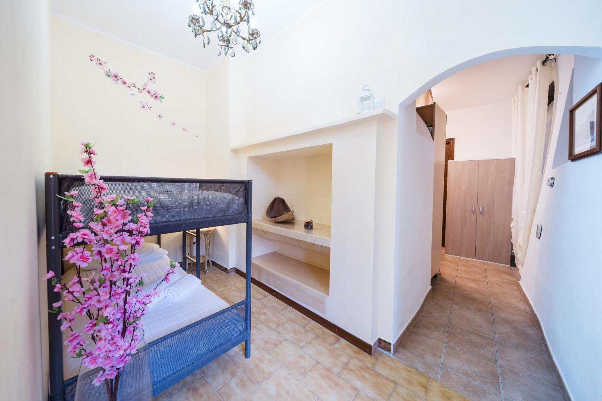 كومو B&B La Corte And Home Restaurant - Free Parking - 10 Minutes To The Lake And Centre المظهر الخارجي الصورة