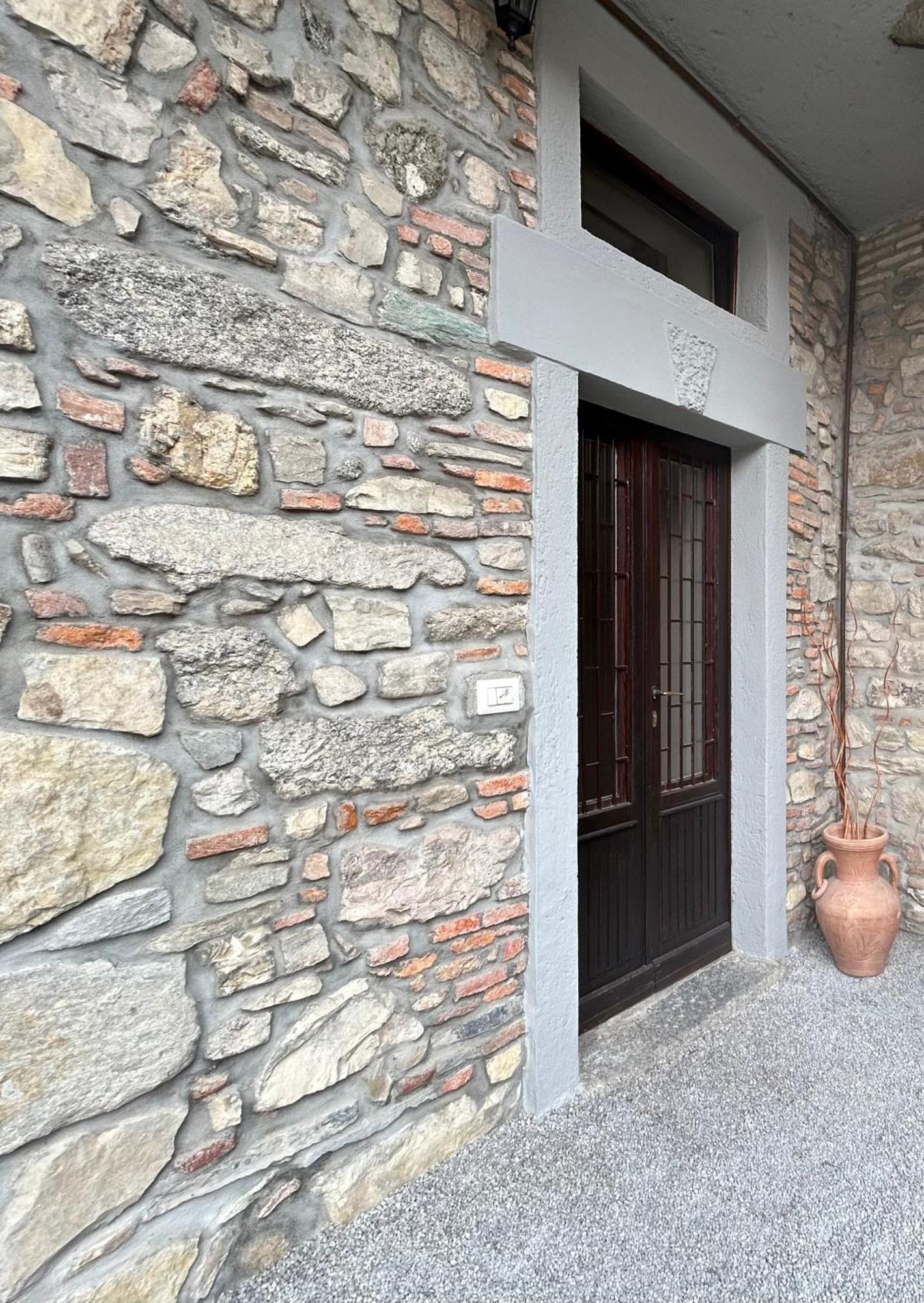 كومو B&B La Corte And Home Restaurant - Free Parking - 10 Minutes To The Lake And Centre المظهر الخارجي الصورة
